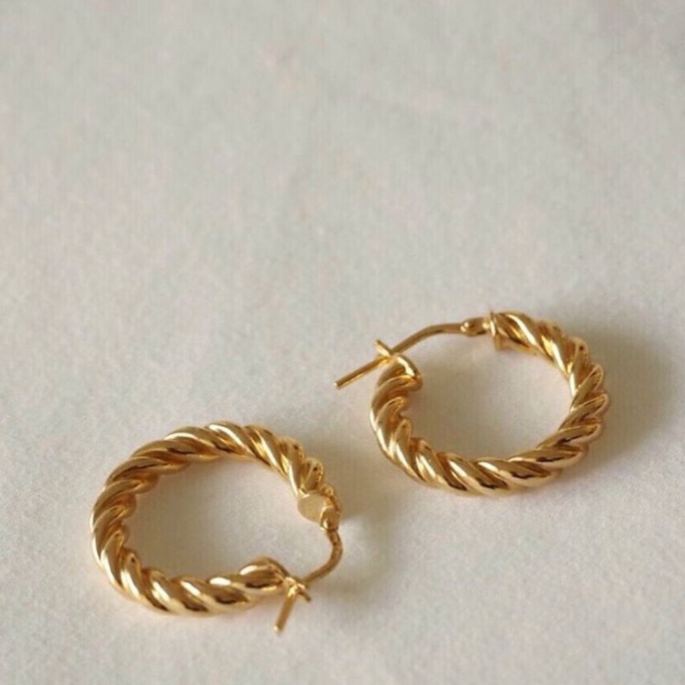 Dos the brand earrings